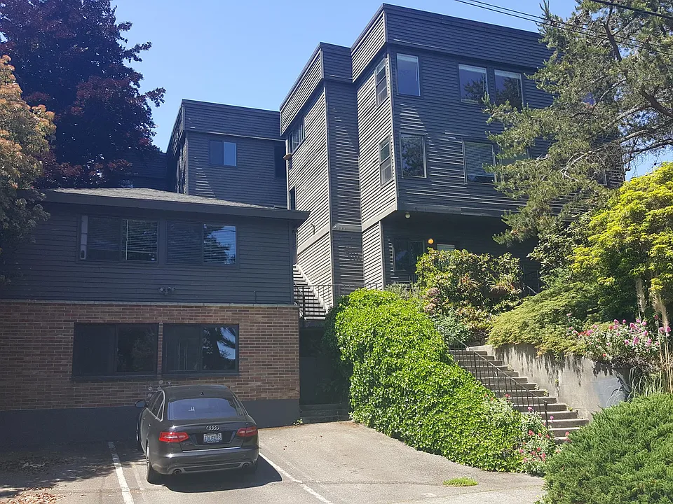 4111 Whitman Ave N #403