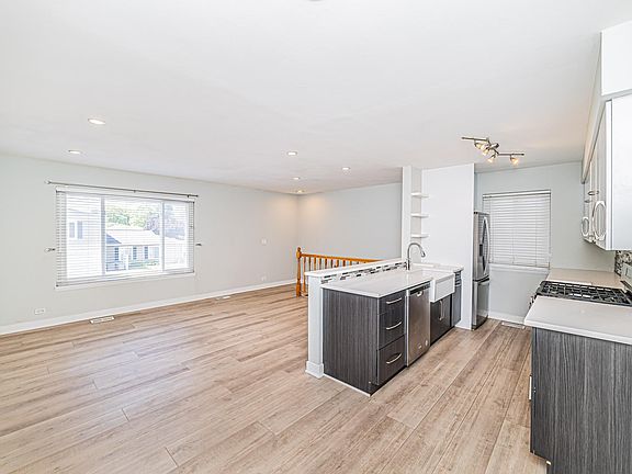 4th image of 1566 Cove Dr #1566