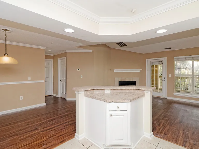 380 Marshland Rd #D28 — Photo 7
