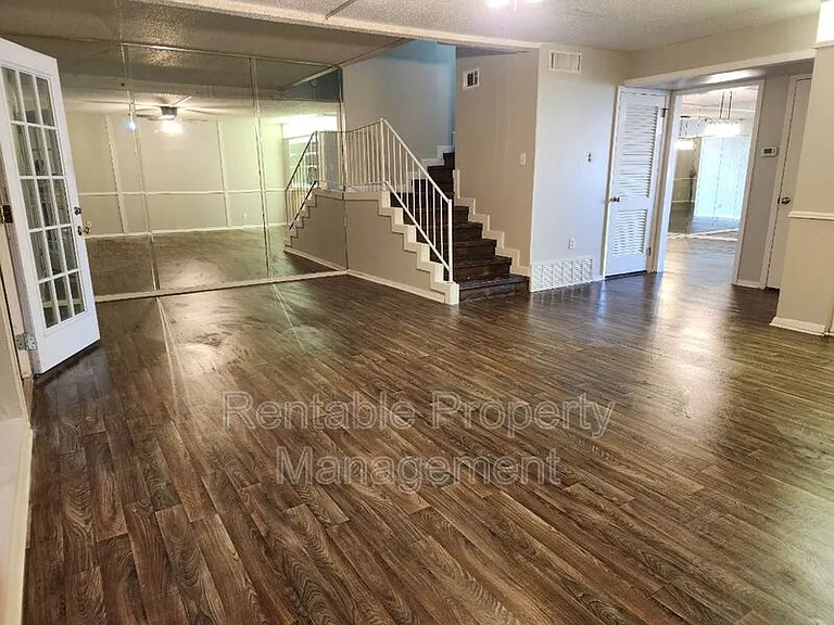 6238 Wheaton Dr — Photo 4