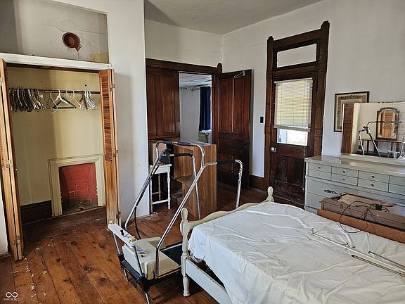 5th image of 1369 S 9th St
