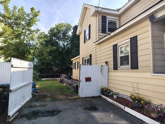 4th image of 12 Lincoln St