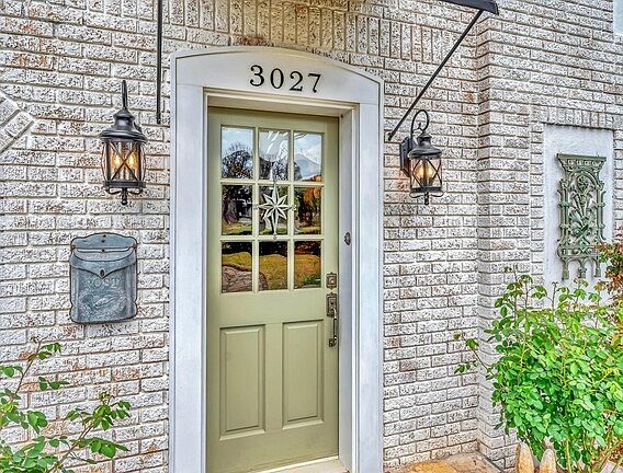 5th image of 3027 Windsor Ave