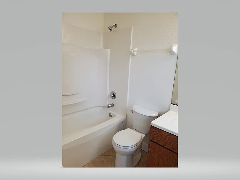 719 23rd St E — Photo 12