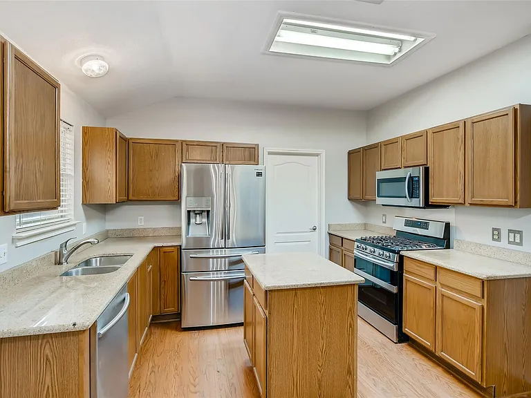 1504 Julianas Way — Photo 6