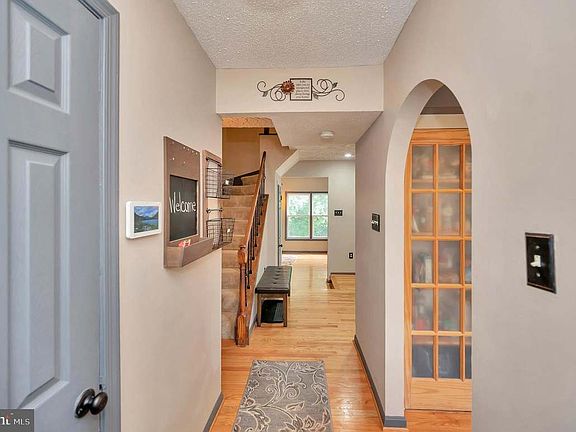 2nd image of 2568 Chadwick Ct