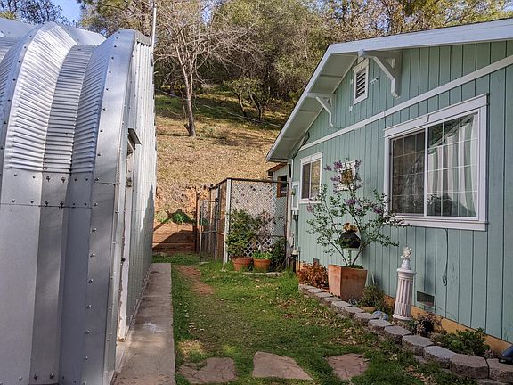 3rd image of 10180 Rock Creek Rd