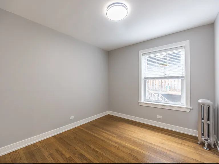 1644 W Rascher Ave — Photo 7