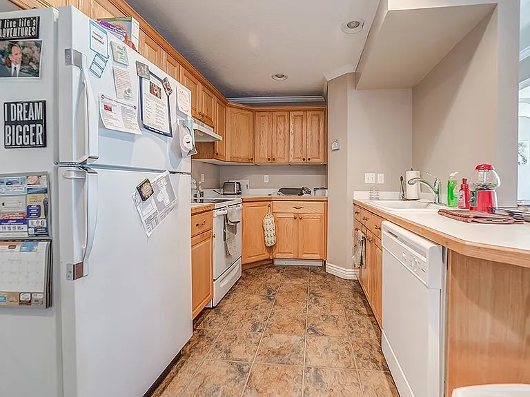 1547 N Riverside Ave #53 — Photo 4