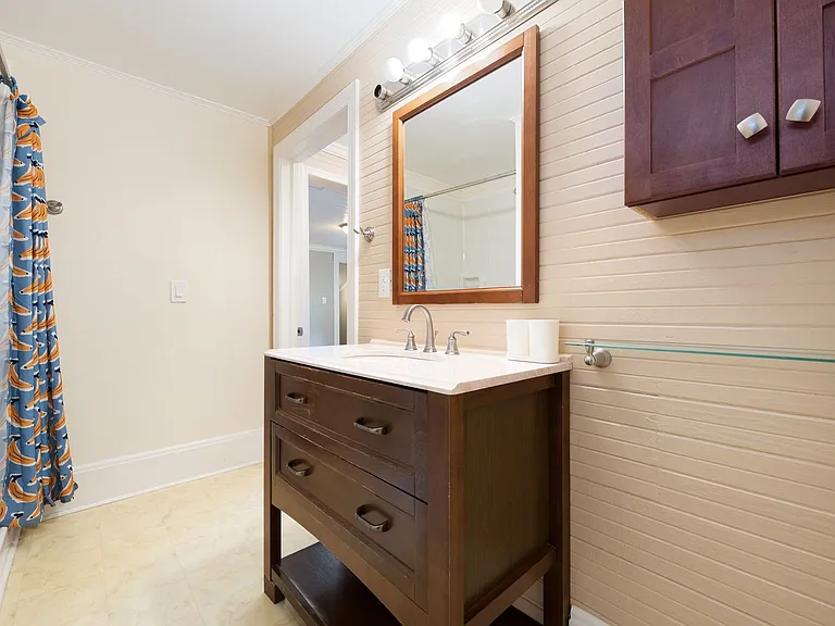 2726 N Roxboro St — Photo 14