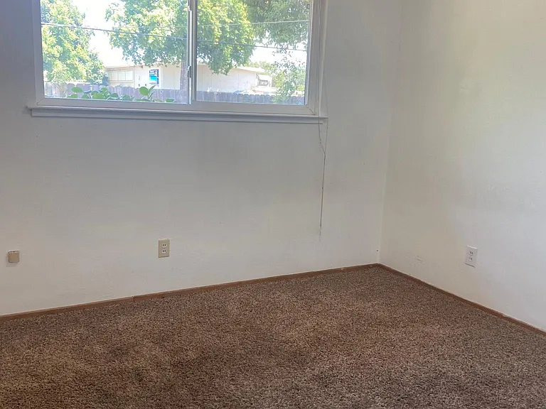 8613 Midfield Way — Photo 7