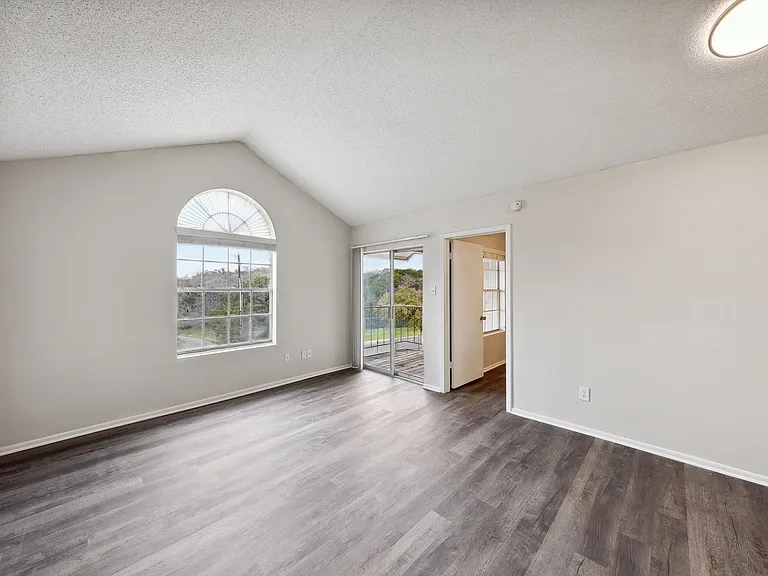 Altamonte Apartments — Photo 18