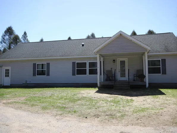 1177 Railroad Trl, Beulah, MI 49617