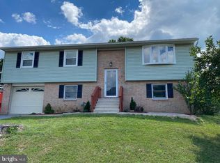 125 Tumbleweed Dr, Blandon, PA 19510