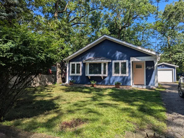 2022 Bellevire Dr, Long Beach, IN 46360