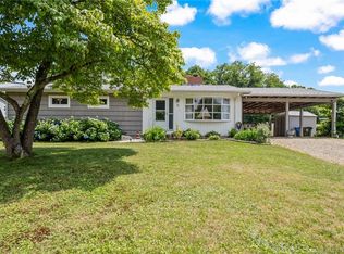 11 Laurel Heights Rd, Norwich, CT 06360