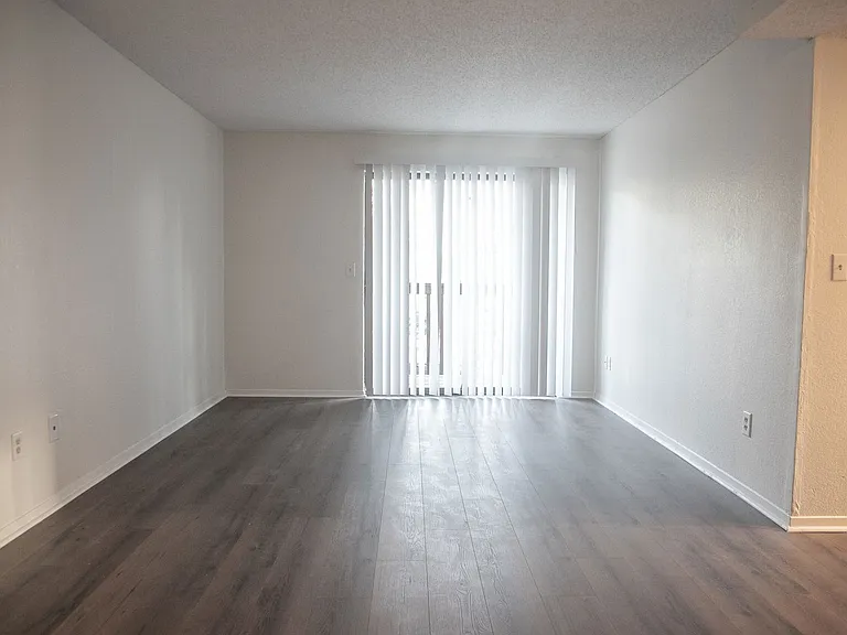 107 W Gold Coast Rd — Photo 9