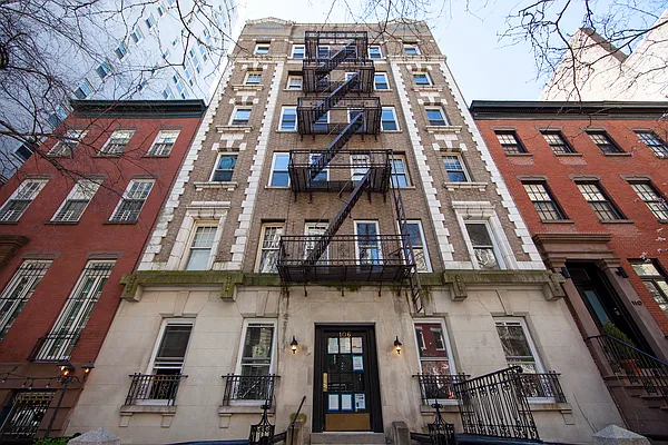 Rented by R New York | media 31