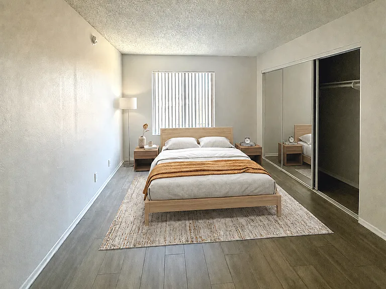 IMT 14227 Vanowen — Photo 8