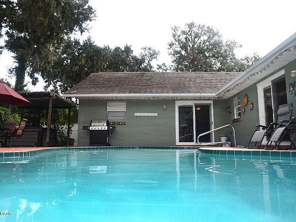 4th image of 552 Hamlet Dr