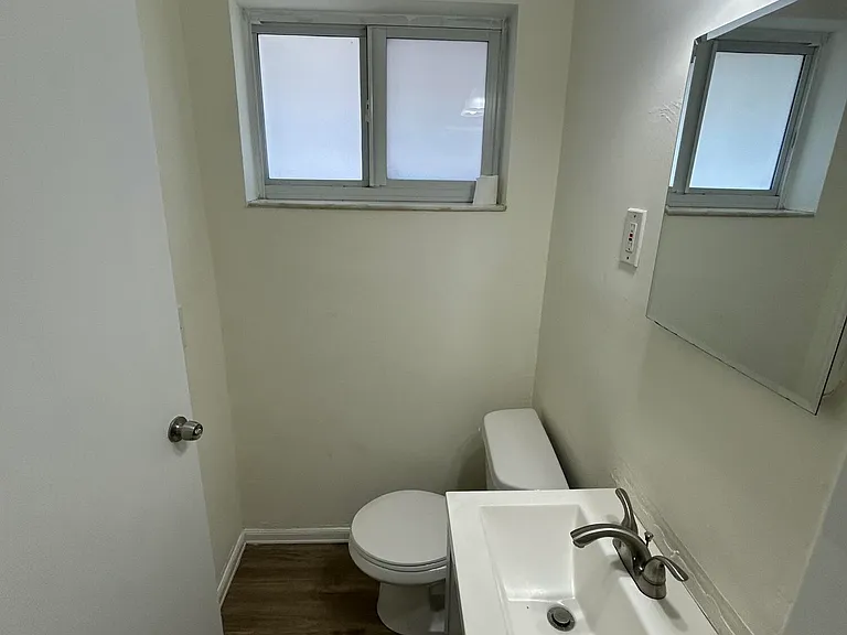 921 NE 17th Ave #4 — Photo 9