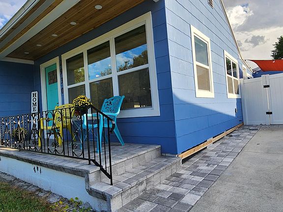 4th image of 2930 57th Ave N