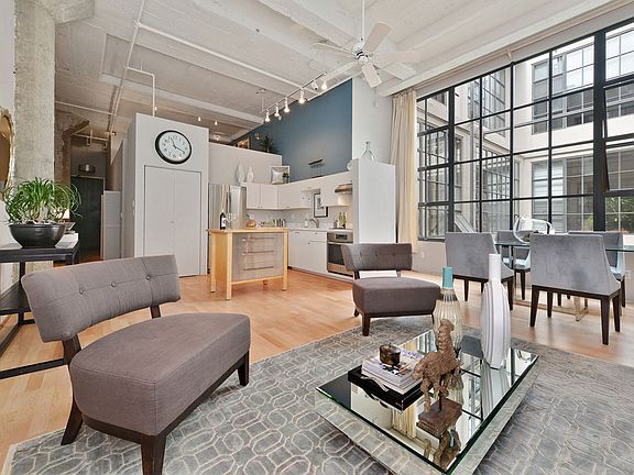 3rd image of 601 4th St Unit 203