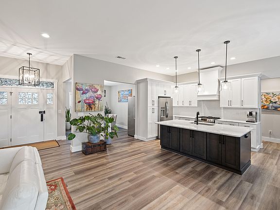 5th image of 100 Halfhill Ln