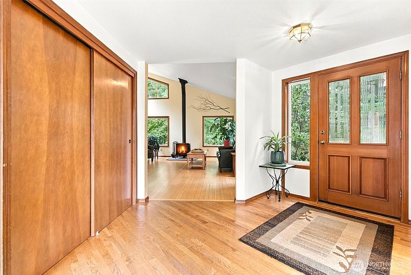 3rd image of 9822 Dempsey Lane SW