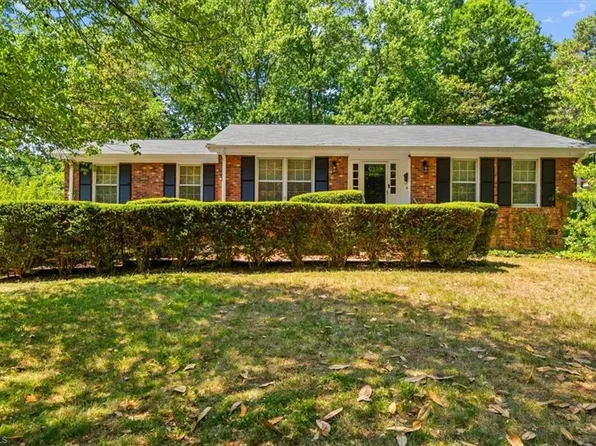 4311 Dogwood Dr, Greensboro, NC 27410