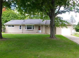 1508 Strathmoor Ln, Jackson, MI 49203