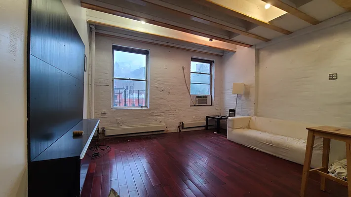 Rented by Matthew Gros-Werter, LREB  | media 1