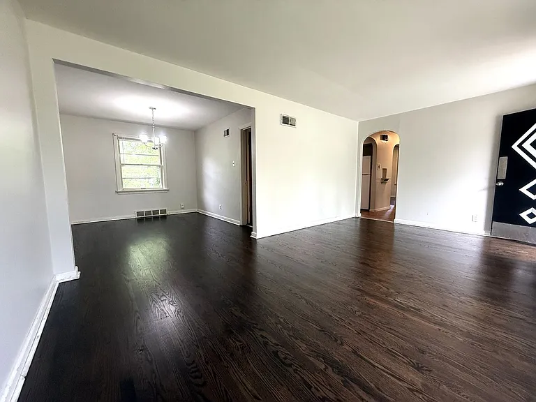 9221 Waldorf Dr — Photo 3