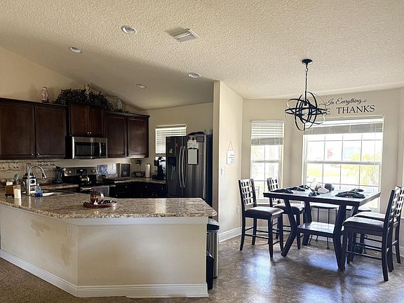 5th image of 2177 SE Dolphin Rd