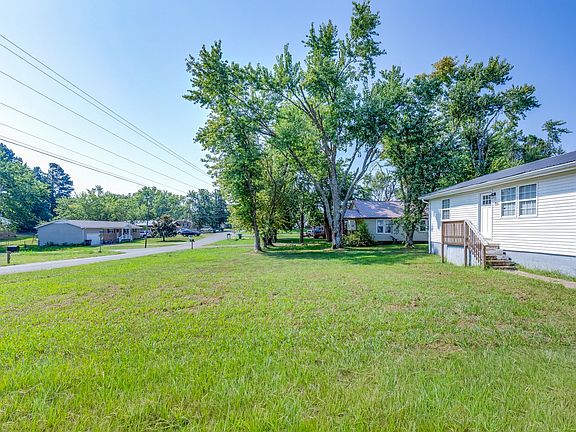 3rd image of 110 Totty Dr