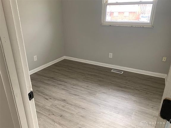 5th image of 4415 Blueberry Ave