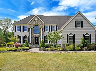 16 Dorset Ln, Whitehouse Station, NJ 08889