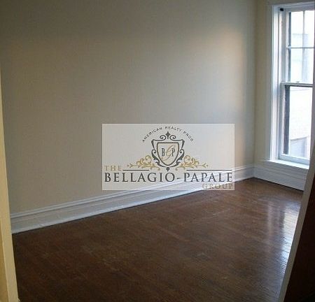 3rd image of 545 1/2 W Arlington Pl APT 206