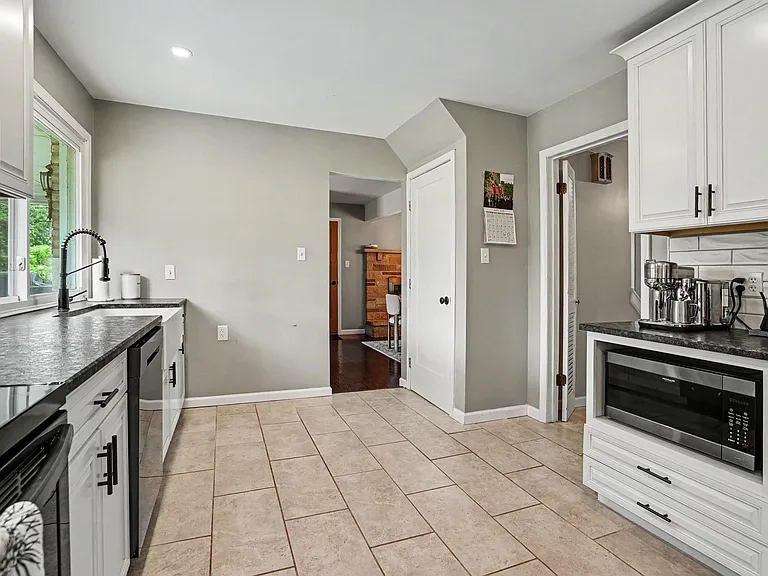 413 Pawnee Dr — Photo 8