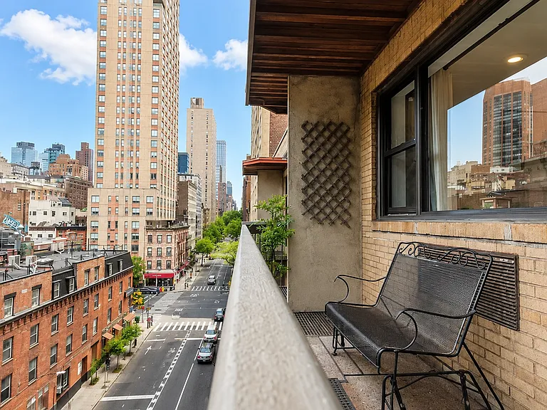 207 E 37th St #6D — Photo 10