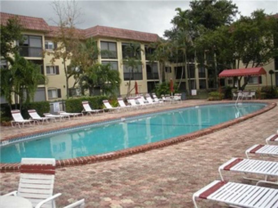 1st image of 253 S Cypress Rd APT 233