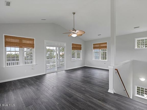 4th image of 184 Grandview Dr