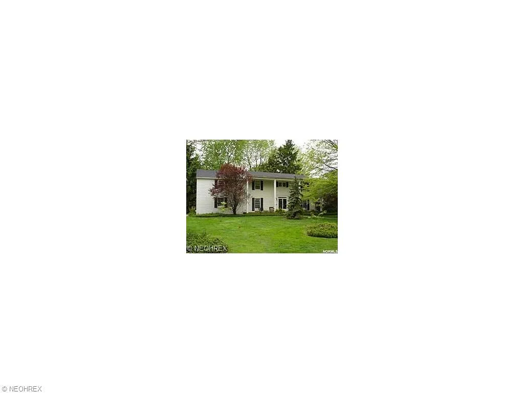 1566 Kew Rd photo 1