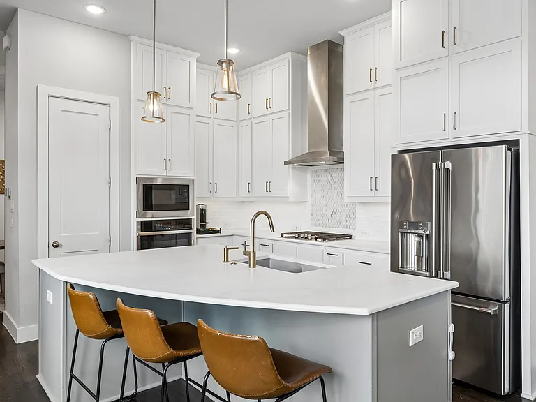 5105 Artemesia Ln — Photo 6