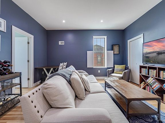 4th image of 801 Willow Ave APT 5R