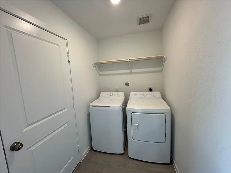 15131 Willowater Dr — Photo 24