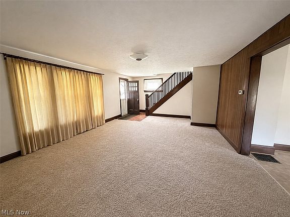 3rd image of 409 E Main St