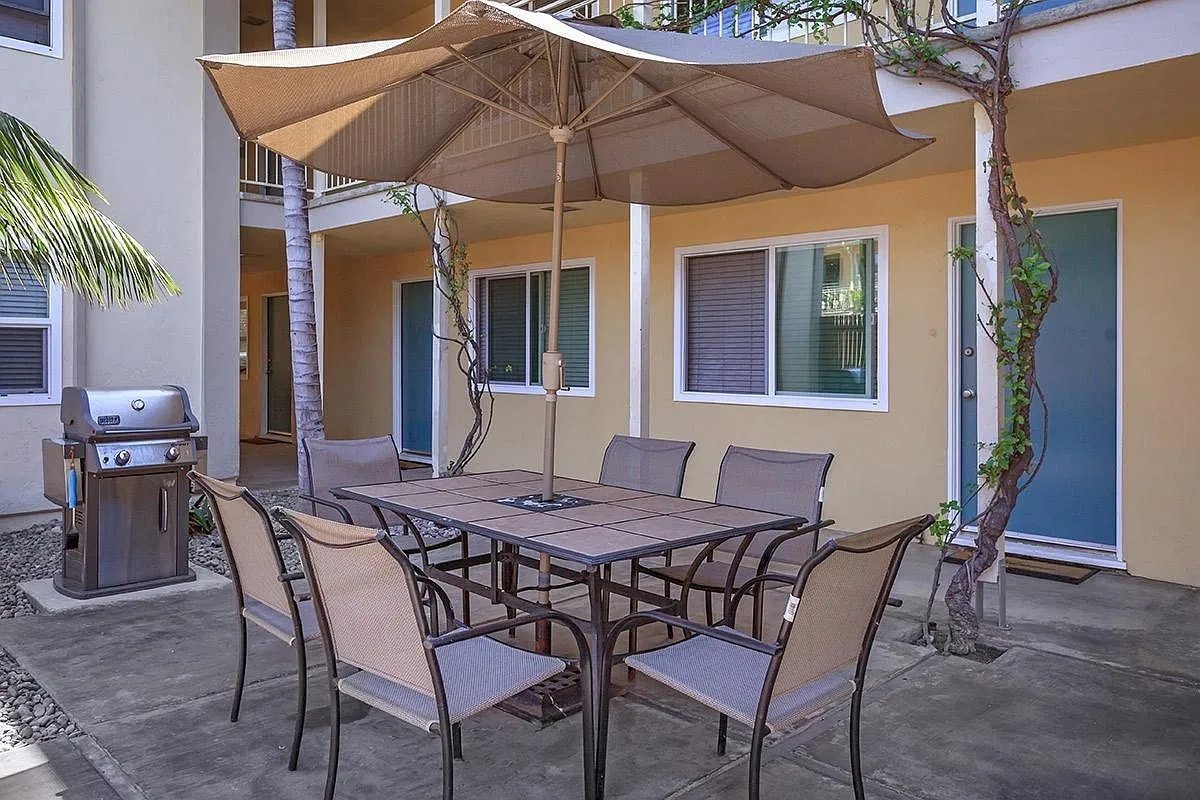 Paradise Palms Apartments — Photo 3