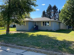 711 E 1st St, Neligh, NE 68756