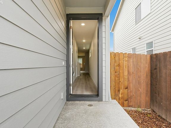 3rd image of 12306 NE 107th Way